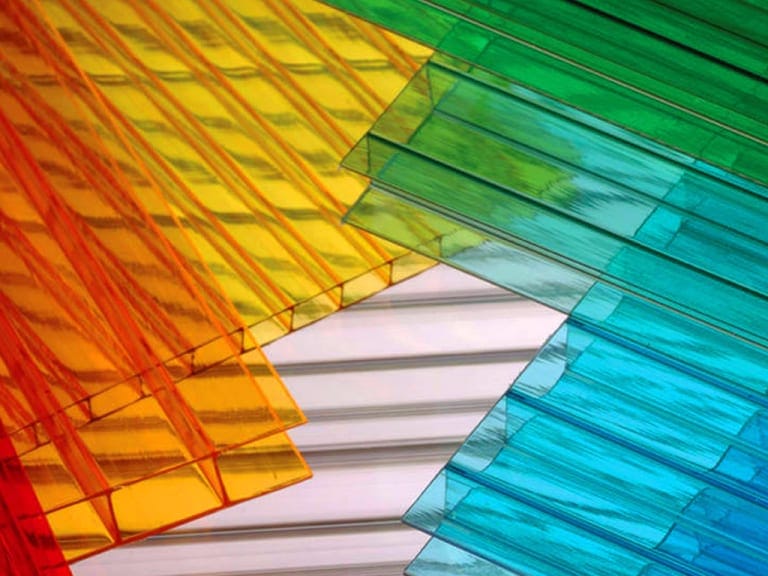Tấm Polycarbonate dùng làm tấm lấy sáng