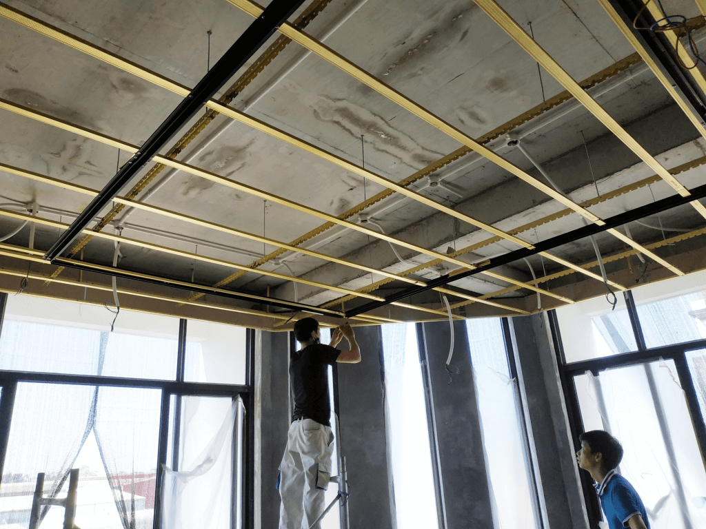 Thi công đèn ray nam châm