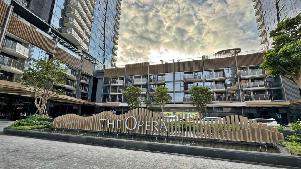 2413 - THE OPERA RÉIDENCE